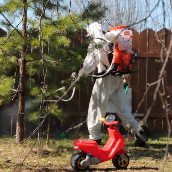 Обработка участка от клещей в Липецке?